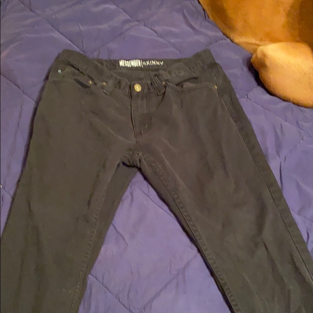 Black messenger jeans